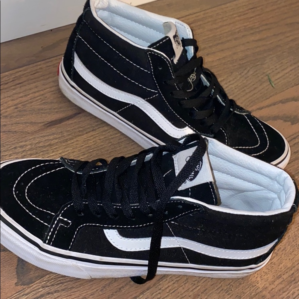 Never worn Old school/skool black and white vans